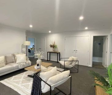 Modern, Near-New Home with Indoor-Outdoor Flow - Photo 2