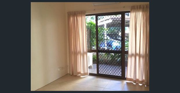 This refurbished two bedroom ground floor unit is a great find in Holloways Beach. - Photo 1