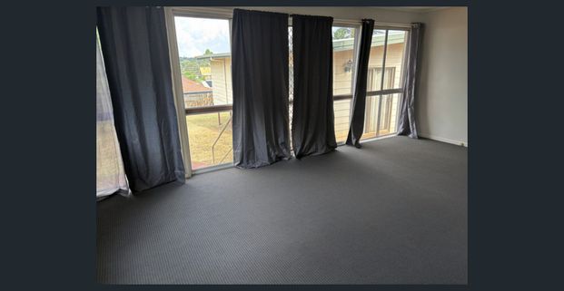 Family home and a granny flat! - Photo 1