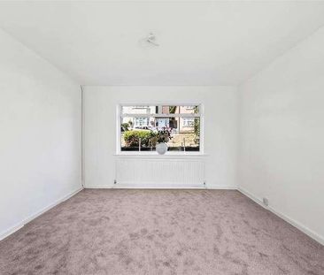 Goldings Road, Loughton, IG10 - Photo 2