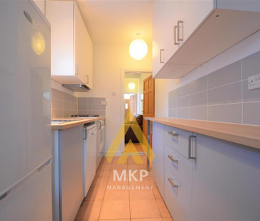 4 bedroom terraced house to rent - Photo 1