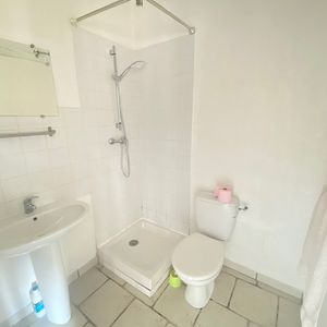 Location Appartement 1 pièce 23m² - Photo 2