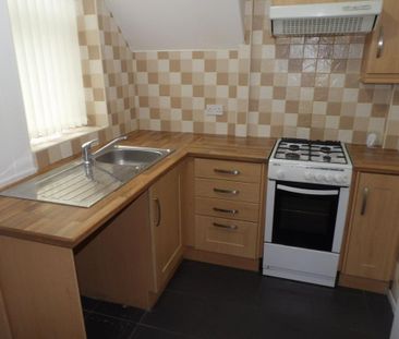 3 bedroom semi-detached house to rent - Photo 6