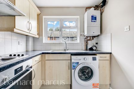 Middle Lane, Epsom - Photo 4