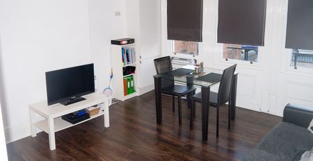 Flat 2, 30 Clarendon Road, LS2 9NZ, Leeds - Photo 2