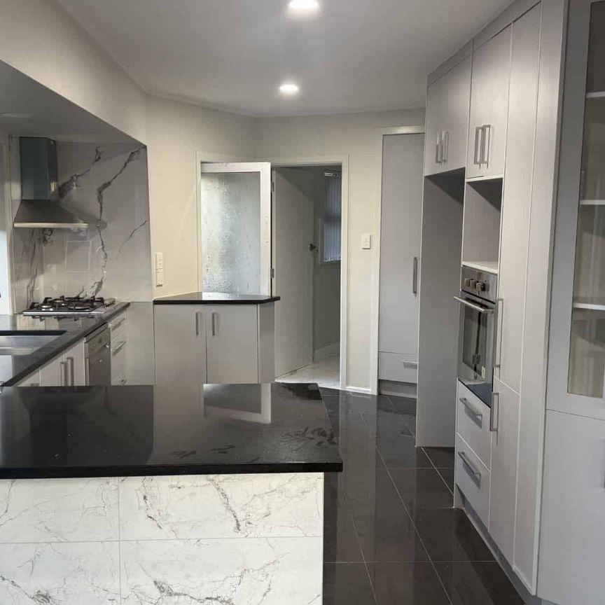 108 TIRAUMEA DRIVE, PAKURANGA - Photo 1