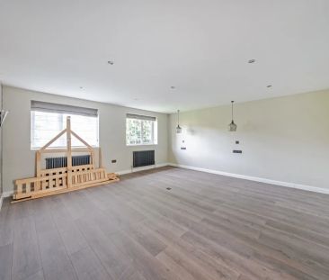 4 bedroom detached house to rent - Photo 1
