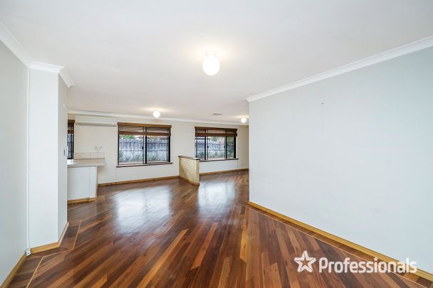 Stunning 4-Bedroom Home in Ellenbrook! - Photo 1
