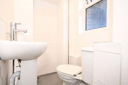 1 bedroom property to rent Old Christchurch Road, Bournemouth, BH1 - Photo 4