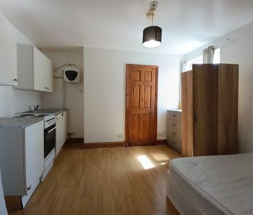 Studio Flat, Bradbury St, N16 - Photo 6