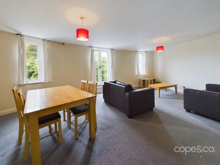 3 bedroom flat to rent - Photo 2