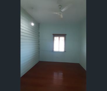 HIGH-SET 4 BEDROOM FAMILY HOME IN WANDAL. - Photo 1