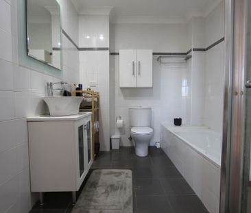 Immaculate 2 Bedroom Security Apartment - Photo 6