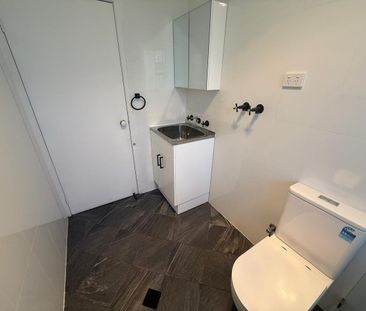 "4 bedroom home in a Convenient Location " - Photo 6