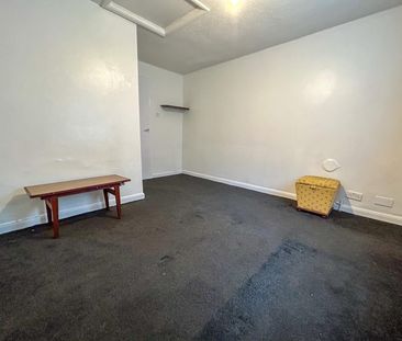 1 Bedroom Flat To Let - HP13 - Photo 2