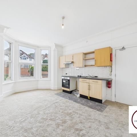1 bedroom ground floor flat to rent - Photo 1
