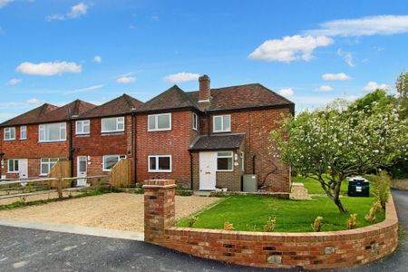 4 bedroom end of terrace house to rent - Photo 4