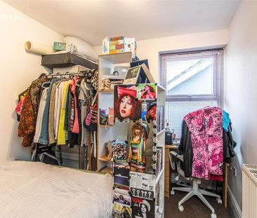 5 bedroom end of terrace house to rent - Photo 3