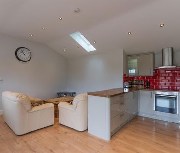 2 bedroom detached house to rent - Photo 3