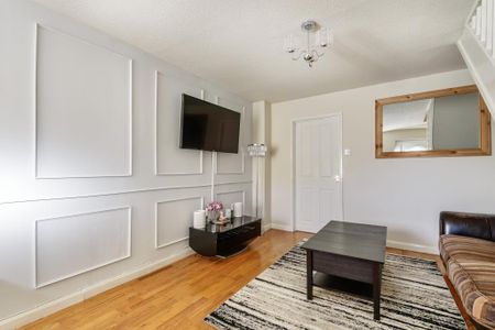 2 bedroom end of terrace house to rent - Photo 2
