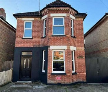 Bedroom Detached House In Charminster, BH8 - Photo 4