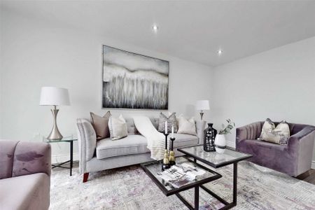 For Lease - 213 Hickling Trail, Barrie, Ontario - Photo 2