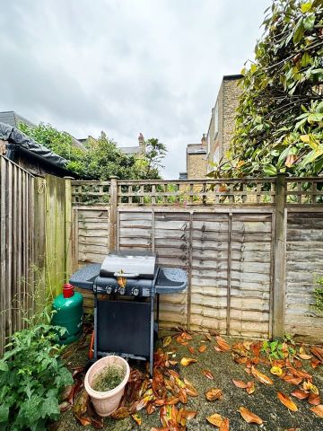 Room in a Shared House, Boundaries Road, SW12 - Photo 5