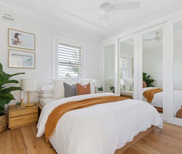 Furnished sunny upper duplex with huge outdoor area - Photo 4