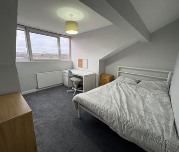 4 bedroom terraced house to rent - Photo 5