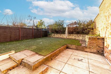 1 bedroom in a house share to rent - Photo 4