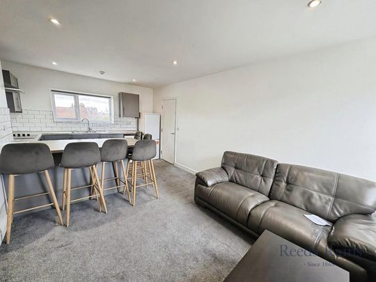 3 bedroom apartment to rent - Photo 1
