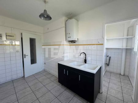 Location Appartement 4 pièces 77m² SETE 34200 - Photo 5