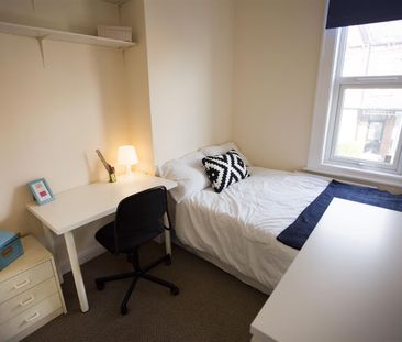 5 bedroom terraced house to rent - Photo 3