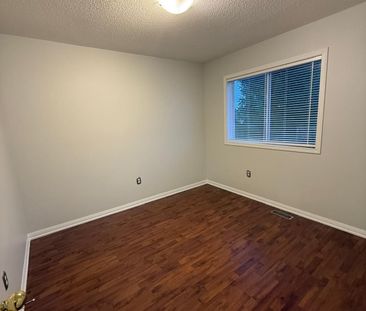 For Lease - 5013 Kempling Lane, Burlington, Ontario - Photo 2