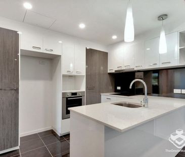One Bedroom Apartments, Great View & Location - Photo 4