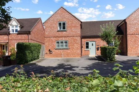 3 bedroom semi-detached house to rent - Photo 3