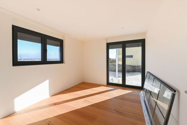 FIRST-TIME OWNERSHIP - LUXURIOUS 3.5-ROOM GARDEN APARTMENT - Photo 1