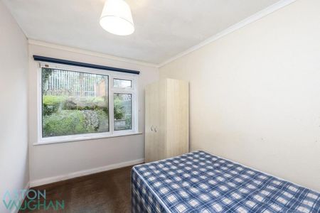 6 bedroom terraced house to rent - Photo 4