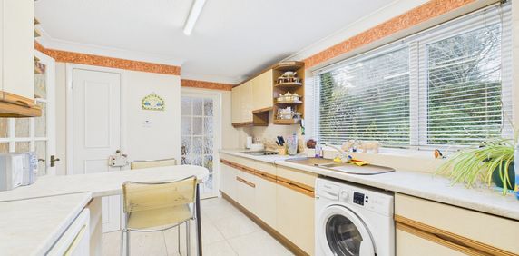 4 bed detached house to rent in Tithe Close, Maidenhead, Berkshire, SL6 2YT - Photo 2