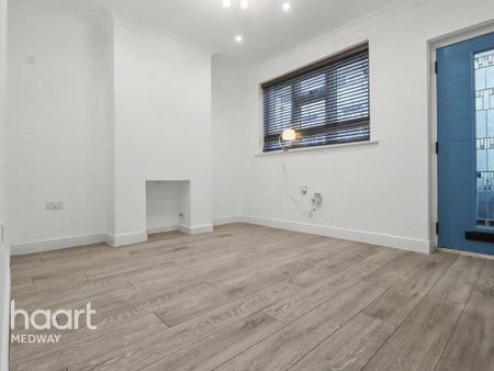 3 bedroom terraced house to rent - Photo 2