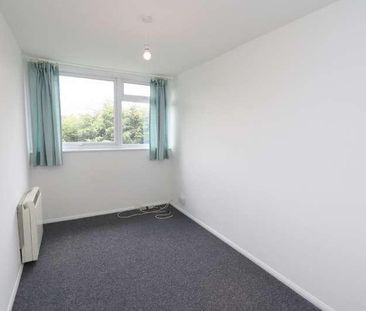 Long Green, Chigwell, IG7 - Photo 3