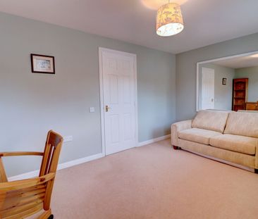 3 bedroom mid terraced house to rent - Photo 4