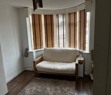Room in a Shared House, Glendower Road, B42 - Photo 3