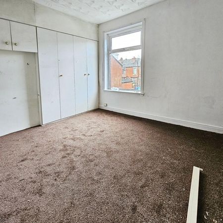 2 bedroom end of terrace house to rent - Photo 4
