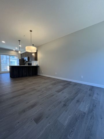 208 Shawnee Square SW, Calgary - Photo 2