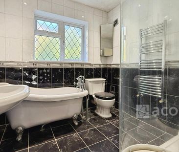 Semi-detached House to rent - Rochester Drive, Bexley, DA5 - Photo 6