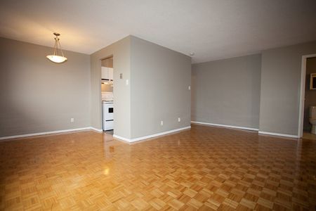 1322 McWatters Road, Briar Green - Leslie Park, Ottawa, ON - Photo 3
