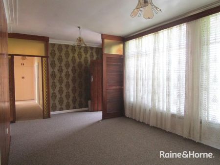 Three Bedroom Home! - Photo 3