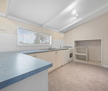 Charming Golden Point Home with Extra Toilet and Spacious Living - Photo 5