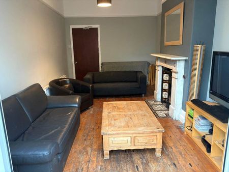 Harehills Avenue (Room 1), Chapeltown, Leeds - Photo 3